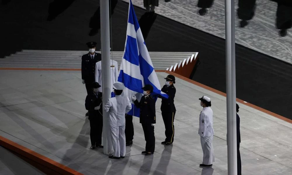 Ολυμπιακοί Αγώνες: Η έπαρση της ελληνικής σημαίας στην Τελετή Λήξης στο Τόκιο